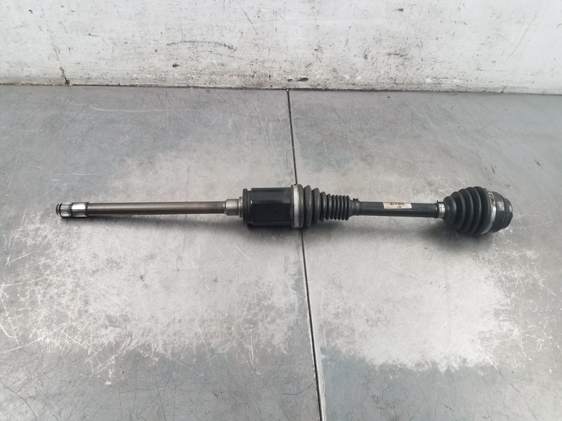2018 BMW M5 F90 Right Front CV Axle / Center Shaft #3968 Z4