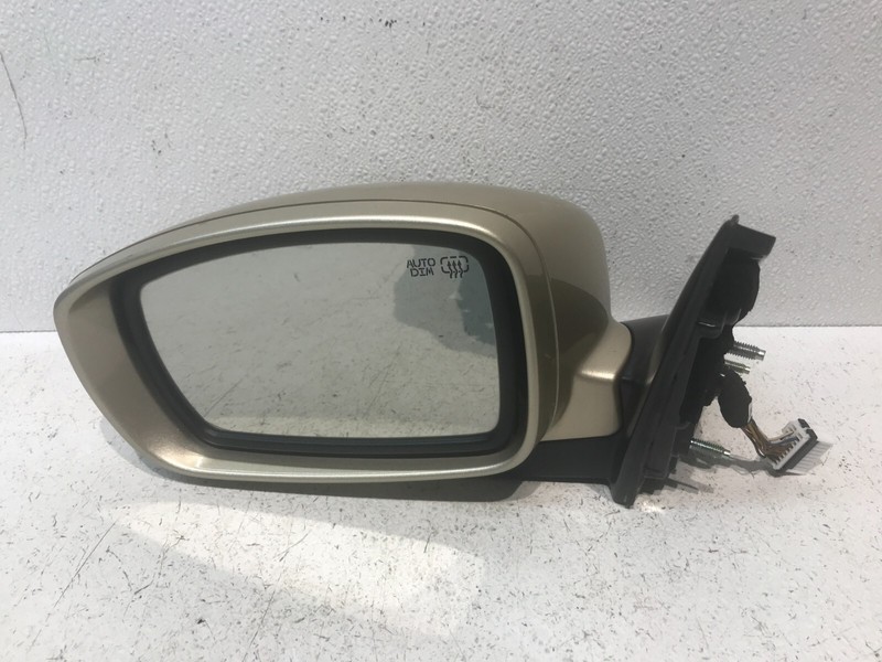 2009-14 GENESIS Sedan Left Driver Side View Mirror Power Signal Silver OEM