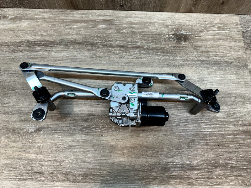 2023 VW ID.4 / 22-24 Q4WINDSHIELD WIPER MOTOR & BRACKET ASSY OEM# 11K.955.023