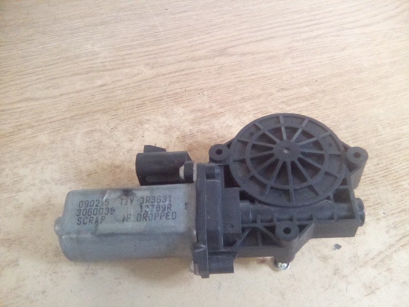 Kenworth 3060039-12789R Driver Side Window Motor