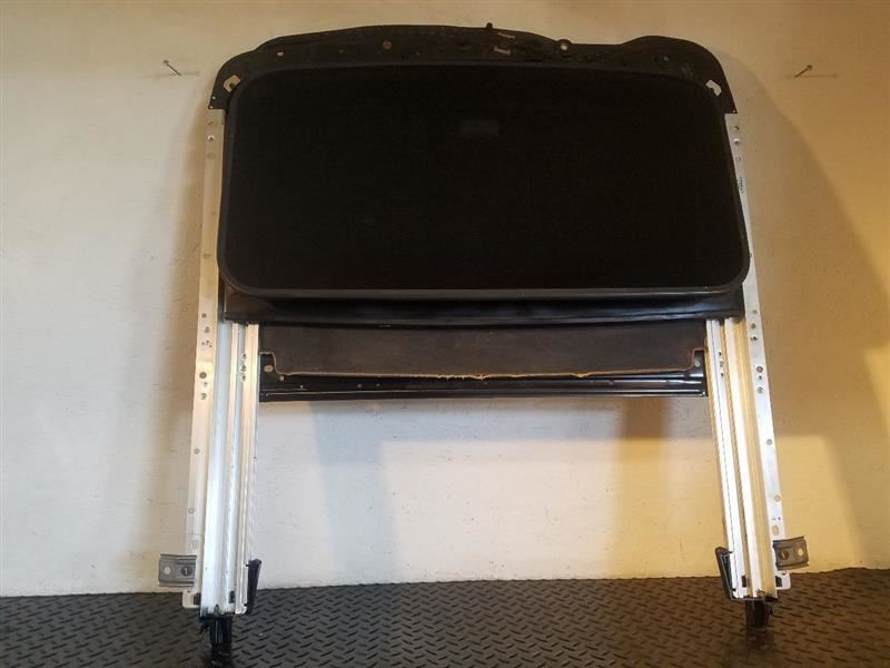 07-17 Jeep Patriot Sunroof Roof Glass Assembly OEM 68003466AB