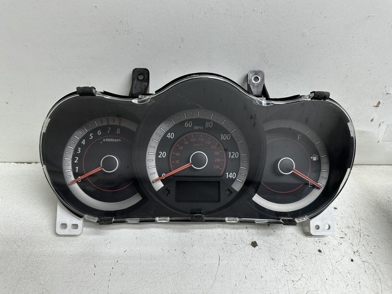 2013 Kia Forte 2.0L SDN & HTBK 2.0L A/T cluster speedometer tach gauges panel oe
