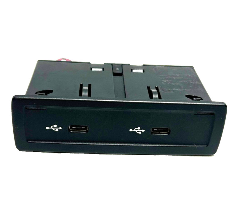 📌 2019-2025 MERCEDES A220 CENTER CONSOLE DOUBLE USB CHARGER PORT 2478203902 OEM