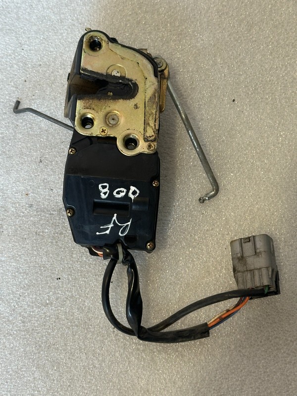 1997-2004 TOYOTA TACOMA Door Lock Latch Actuator Front Right 69030-04010