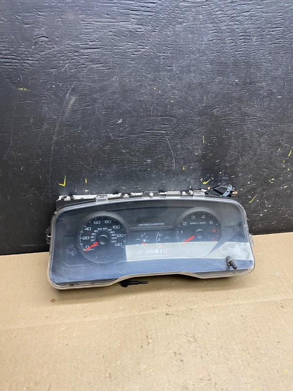 2009 to 2010 Mercury Marquis Speedometer Cluster Gauge Oem t9326 DG