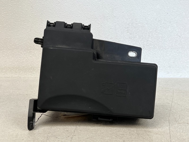 ⭐2014-2024 JAGUAR F-TYPE FRONT ENGINE BAY FUSE RELAY JUNCTION BOX OEM LOT2620