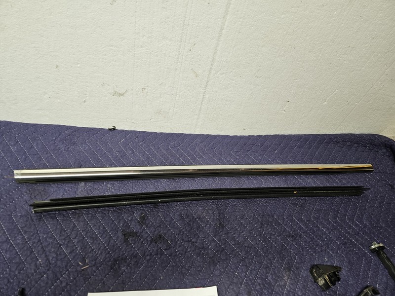 2013-2017 Escape Passenger Front Door Weather Strip Molding Trim