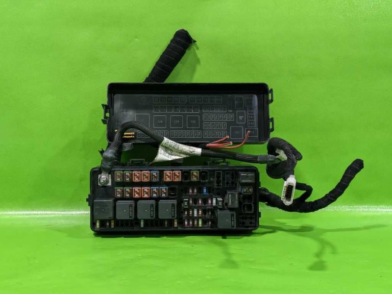 14-17 GHIBLI TRUNK FUSE BOX OEM 4519-36