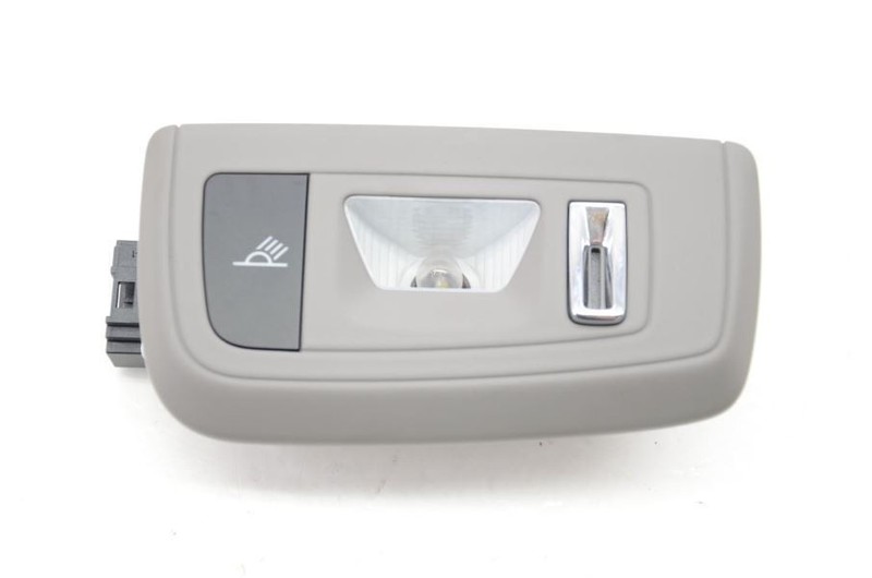 2010-2016 Porsche Panamera 970 4.8L Passenger Right Rear Dome Light