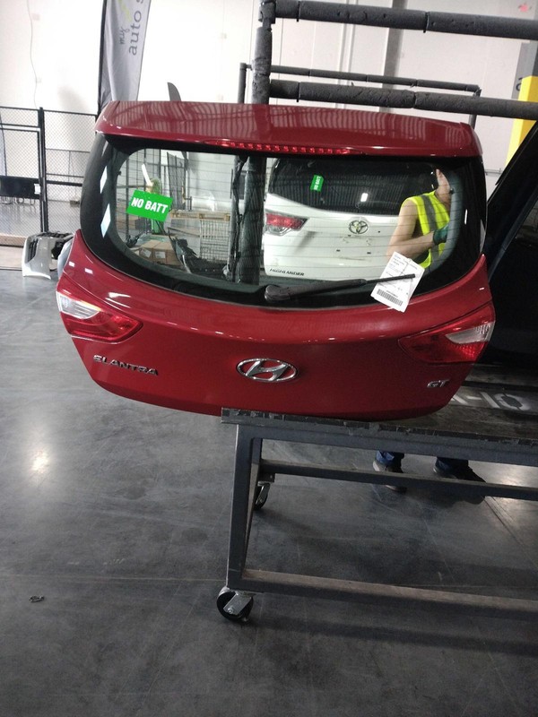 2016 Hyundai Elantra Deck Lid Trunk Lid Red OEM Used 86000 Miles NJ25-18806