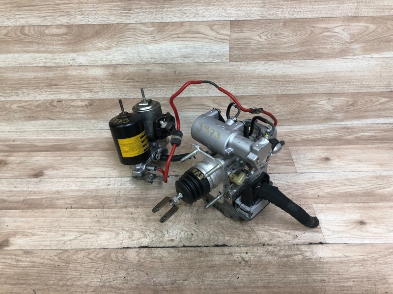 TOYOTA PRIUS OEM HYBRID ABS BRAKE PUMP SYSTEM ANTI LOCK BOOSTER 2010-2015 SET 6