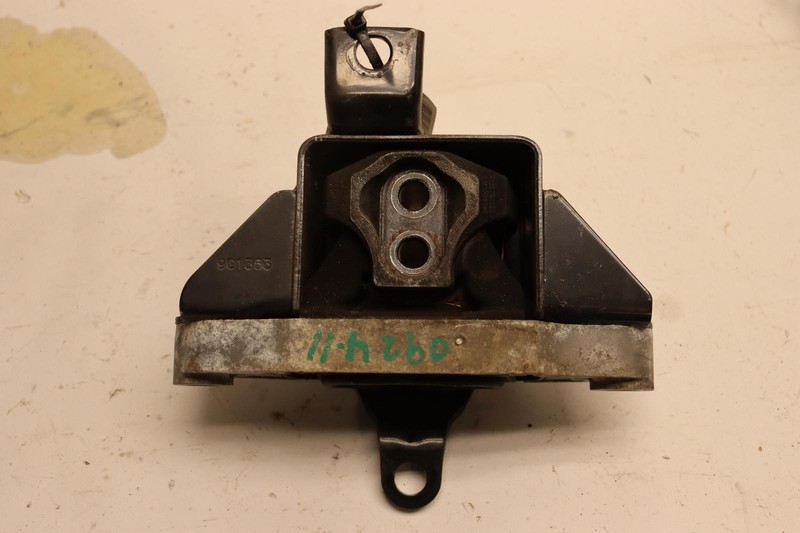 2017-2022 KIA SPORTAGE 2.4L AWD LEFT AUTOMATIC TRANSMISSION MOUNT SUPPORT OEM