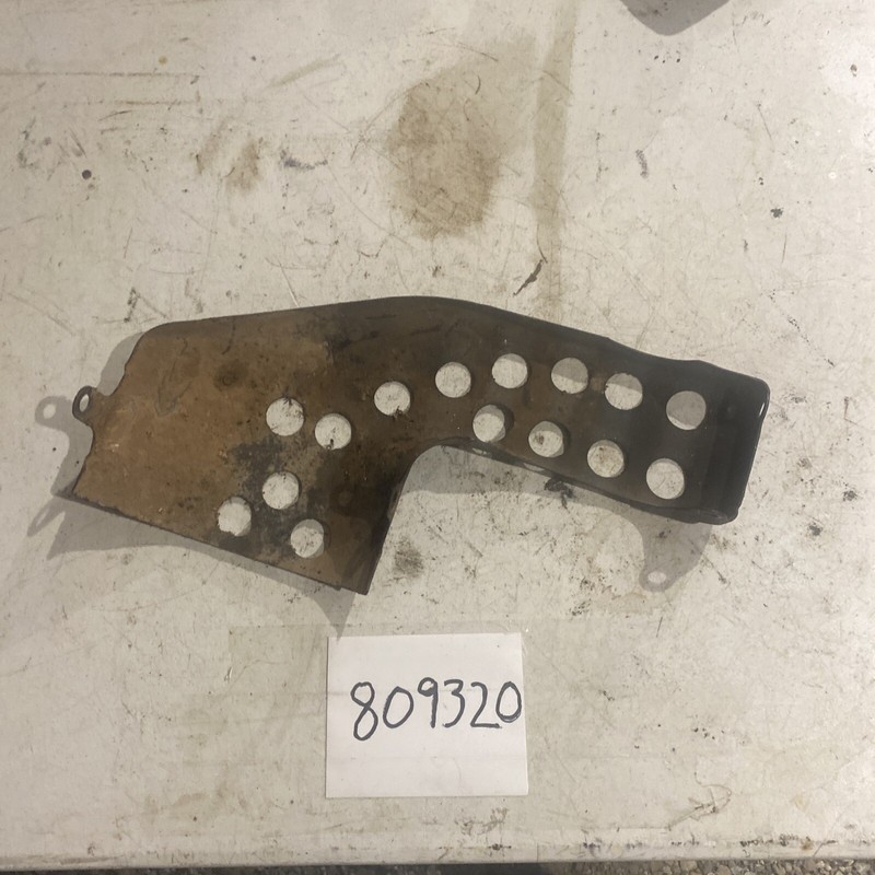 86-95 nissan hardbody d21 pathfinder3.0L OEM Mount Bracket Guard