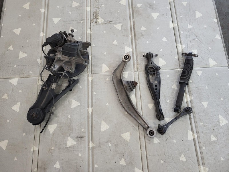2018-2024 HONDA ODYSSEY Right Passenger Rear Suspension Knee OEM 3.5L FWD