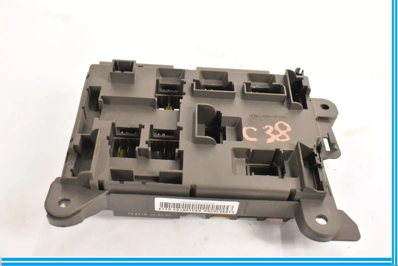 07-13 BMW X5 X6 E70 Power Junction Terminal Block Fuse Relay Box Module OEM