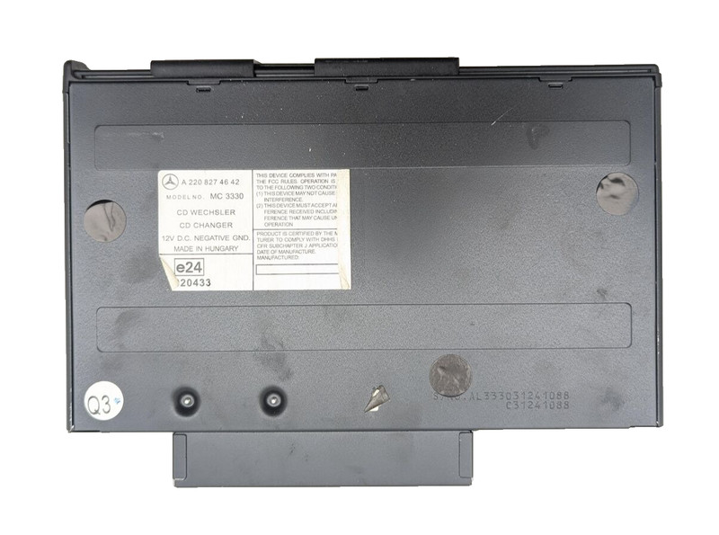 03-06 Mercedes W220 CL500 S500 CD Changer 6 Disk Player MC3330 2208274642 OEM���
