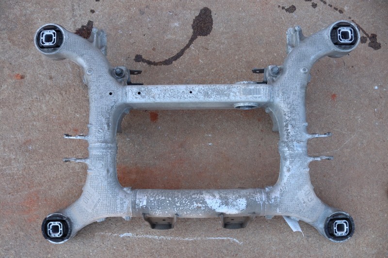 2011-2016 BMW 535I F10 3.0L RWD REAR SUSPENSION CROSSMEMBER SUBFRAME OEM