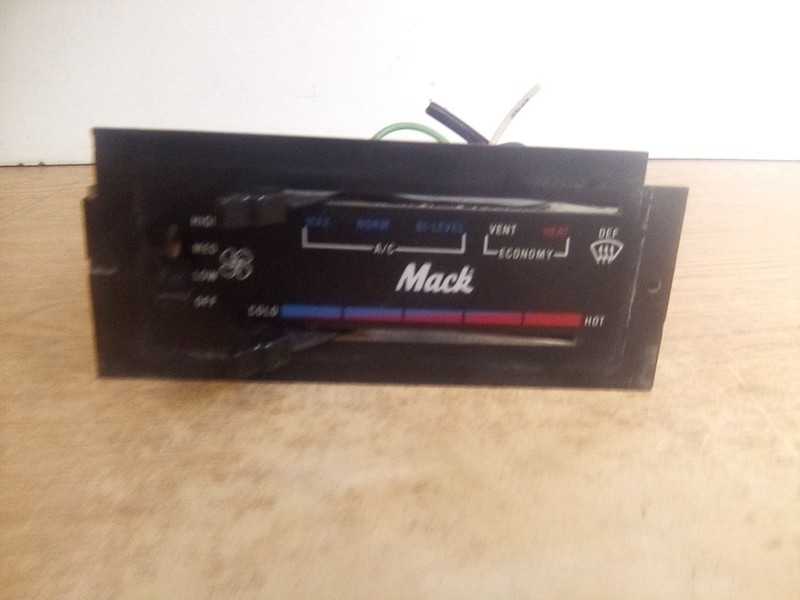 Mack Red Dot RD-3-4240-0 Climate Control