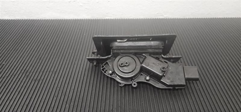 17-22 Jeep Compass Tailgate Liftgate Latch Lock Actuator OEM 68247936AE