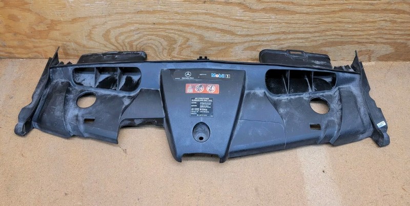 2010-14 Mercedes W207 E350 Engine Radiator Fan Shroud Upper Cover Front Trim OEM