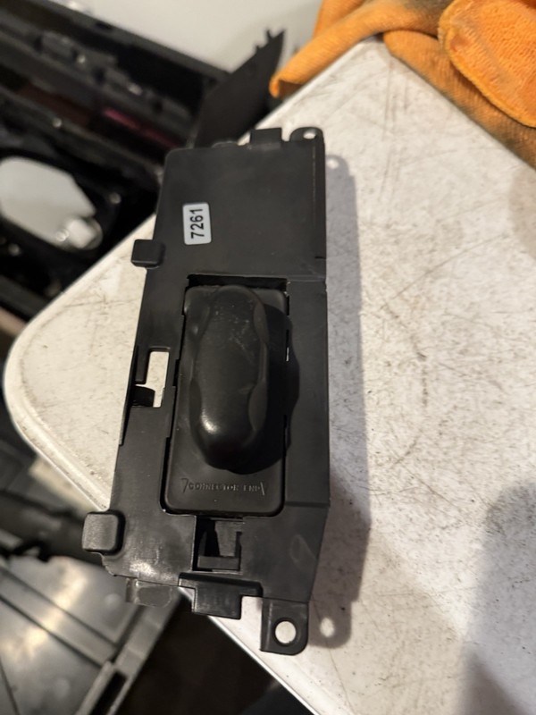 2000-2005 Buick LeSabre Drivers Seat Power Switch without Backing