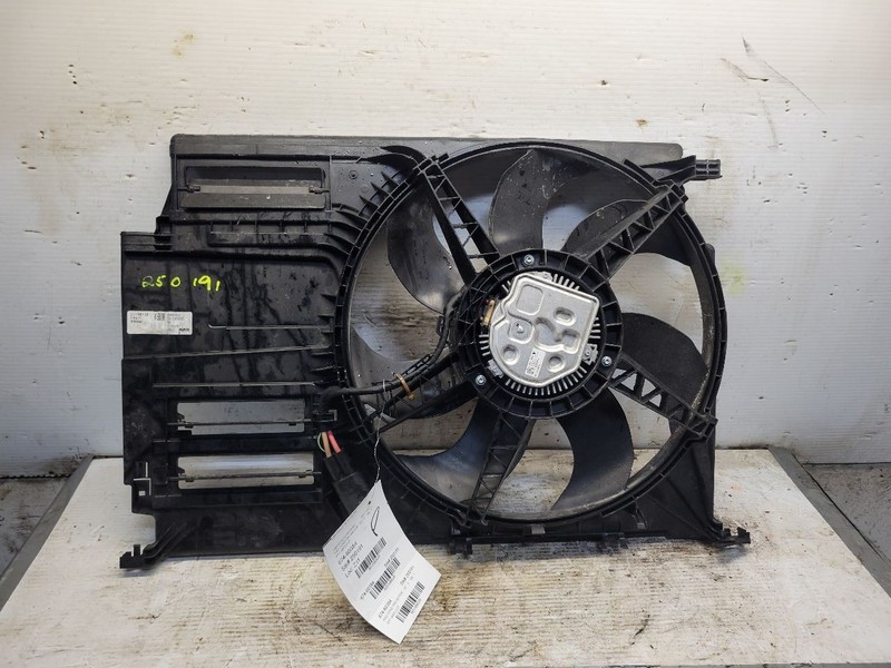 Radiator Fan Motor Fan Assembly 850 Watt Fits 16-22 BMW X1 1599529