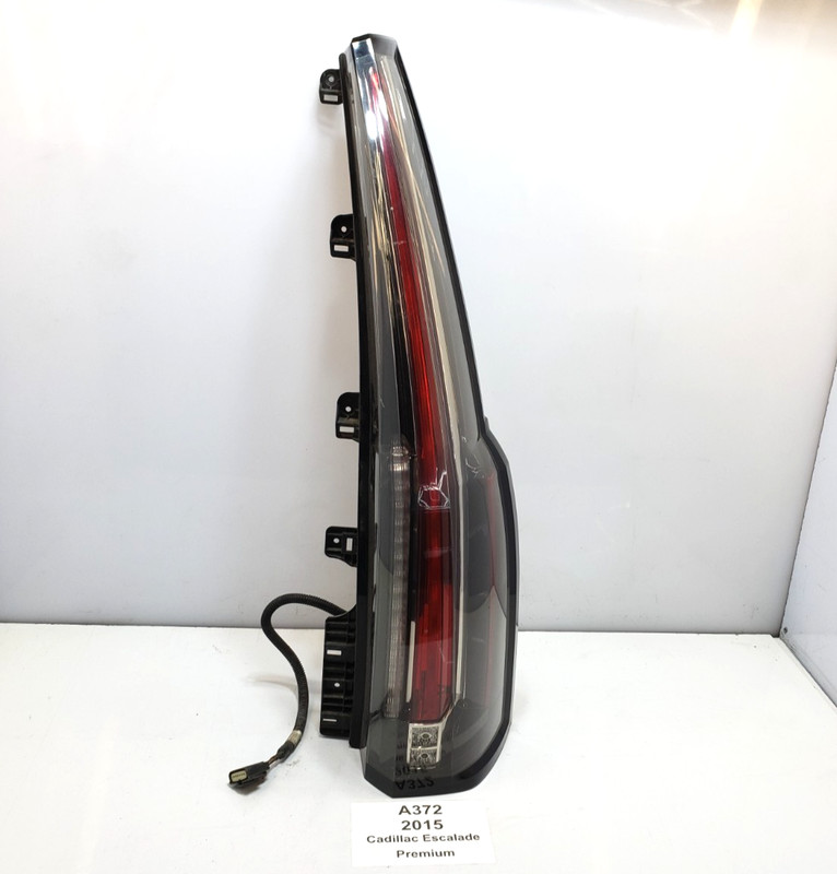 ✅15-20 OEM Cadillac Escalade Rear Right Passenger Side Taillight Tail Light Lamp