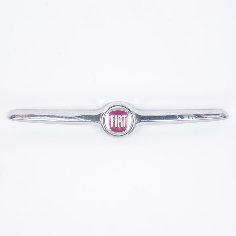 2016 2017 2018 FIAT 500X Silver RADIATOR GRILL BADGE EMBLEM MOLDING