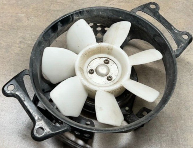 2005 Kawasaki Vulcan VN750 Engine Cooling Radiator Coolant Fan Motor 05 VN 750 A