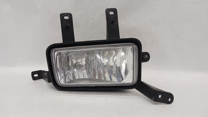 15-'20 CHEVROLET TAHOE Right passenger fog light OEM Grade A!