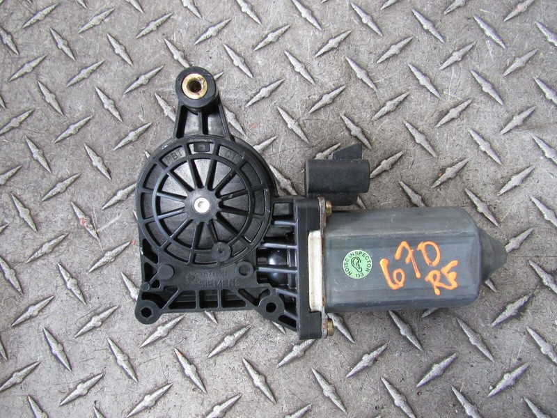 2005 GMC YUKON XL 1500 RIGHT PASSENGER FRONT WINDOW MOTOR 5.3L