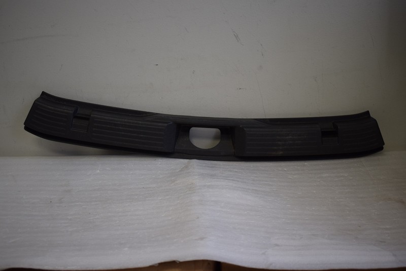2011-2014 FORD EDGE TRUNK SILL SCUFF PLATE2016-19 Ford Explorer 3L24-78404C08