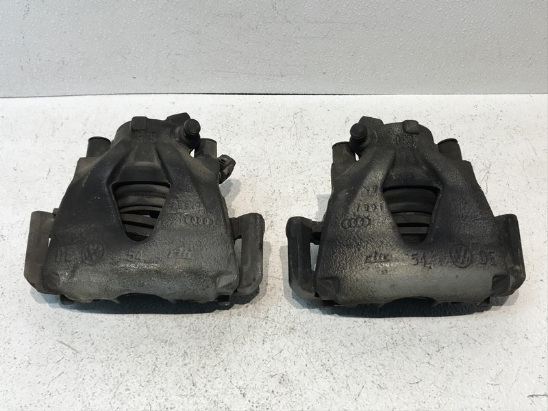 2009 VOLKSWAGEN Beetle Front Brake Caliper Passenger Right RH Left Driver LH OEM