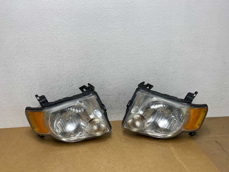 2008 to 2012 Ford Escape Headlights Left+Right Side Set Halogen AE2908 DW