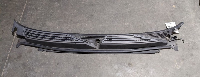 2007-2014 Cadillac Escalade Front Windshield Wiper Defroster Cowl Panel1181235