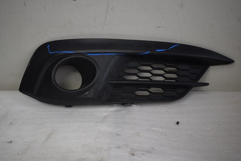 2016-2017 HONDA CIVIC RIGHT SIDE FOG LIGHT BEZEL FACTORY OEM