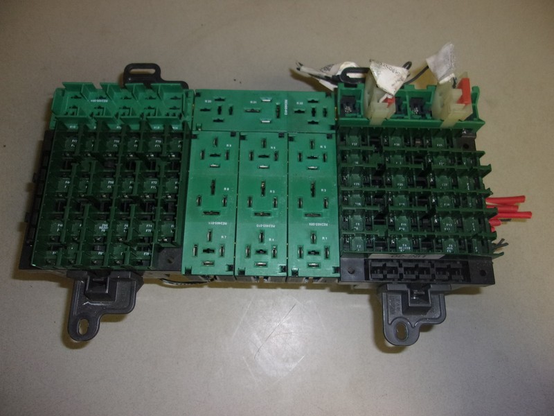 Volvo 20774653P01 Fuse Block R60994-001 *FREE SHIPPING*