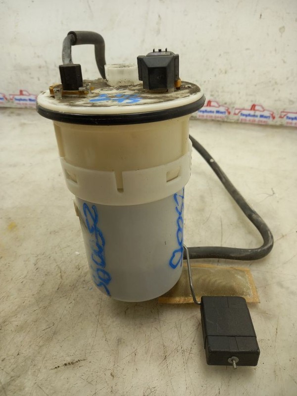 01 02 03 04 05 TOYOTA RAV 4 FUEL PUMP ASSEMBLY