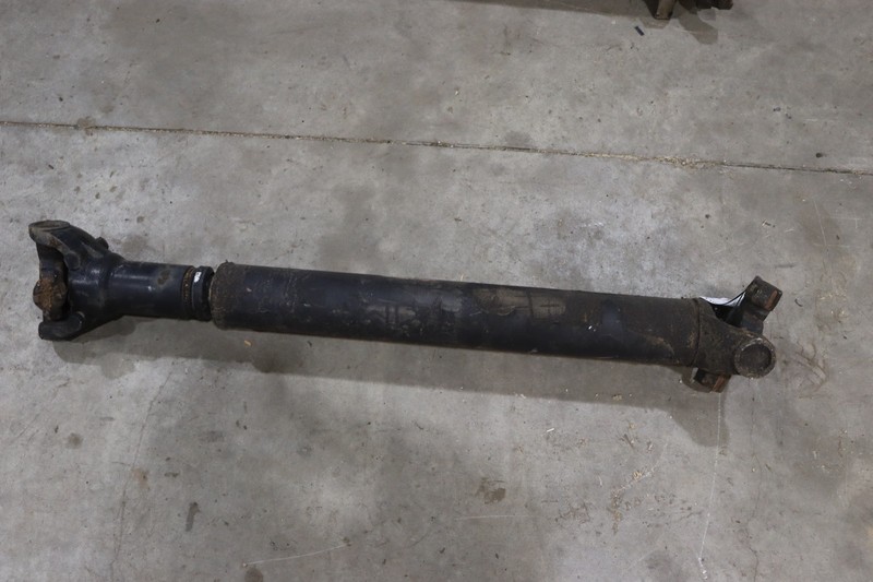 2008-2017 FREIGHTLINER CASCADIA 125 REAR / CENTER DRIVE SHAFT ABOUT 53 INCH OEM
