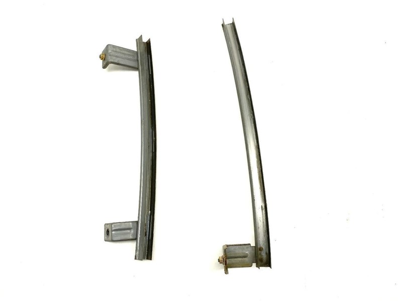 Left Driver Front Door Window Glass Guide Channel 2003-2009 Kia Sorento 87883