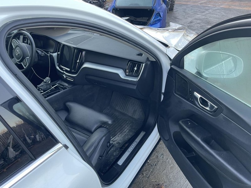 2018-2022 VOLVO XC60 RIGHT A-PILLAR WHITE PC:707 2.0L AT AWD 25K MOMENTUM 61323
