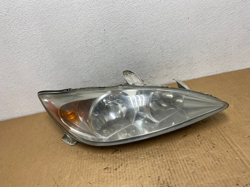 2002 to 2004 Toyota Camry Halogen Headlight Right Passenger Rh OEM AC7804 DW