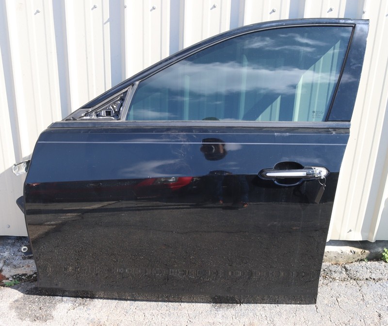 2016-2019 Cadillac CTS-V/CTS Front Driver Side Door Assembly OEM GM USED Black