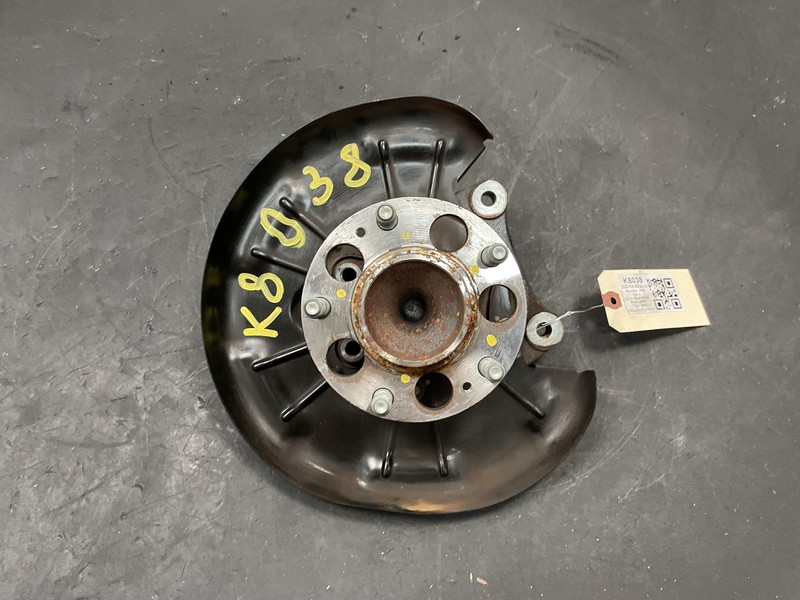 Rear Left Wheel Hub w/ Dust Shield 2020 Kia Soul 52730-K0000 2021 2022 2023