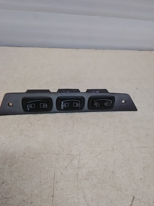 Mack Switch Panel LH 71RU3359M2