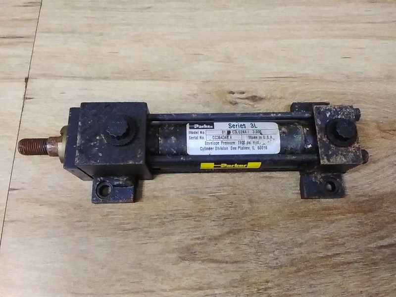 Parker 01.00 C3LU24A /3.000 Hydraulic Cylinder
