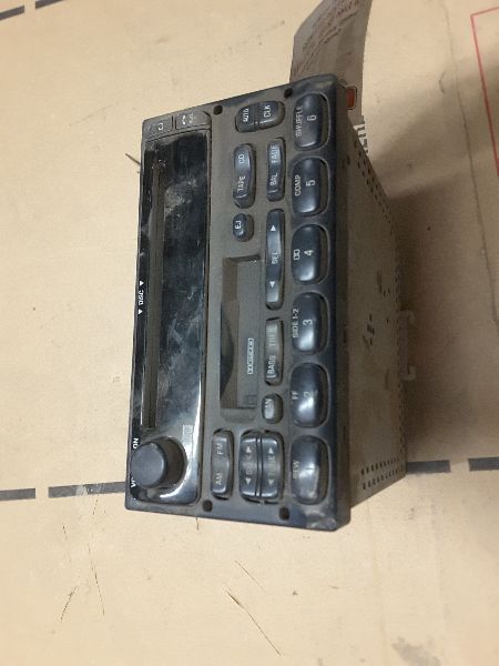 99 00 01 02 03 WINDSTAR AUDIO EQUIPMENT AM-FM-CASS/CD PLAYER ID XF2F-18C868-AB