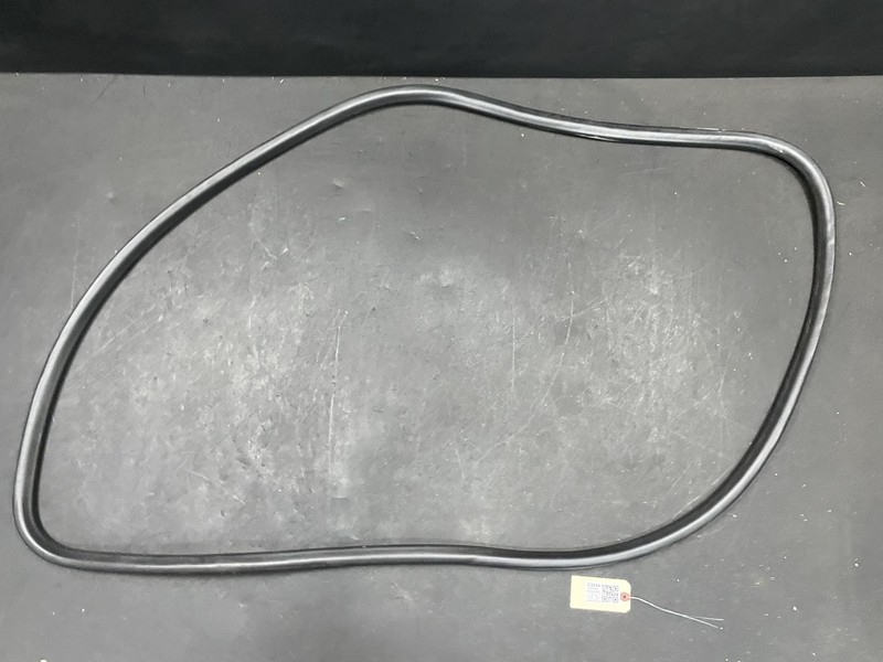 Front Right Door Body Weatherstrip 2020 GMC Acadia 84748162 2017 2018 - 2023