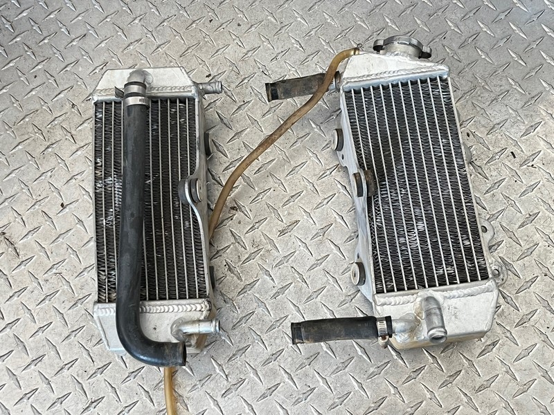 05 Yamaha YZ250F YZ 250F Radiators Aluminum Radiator Set Hoses