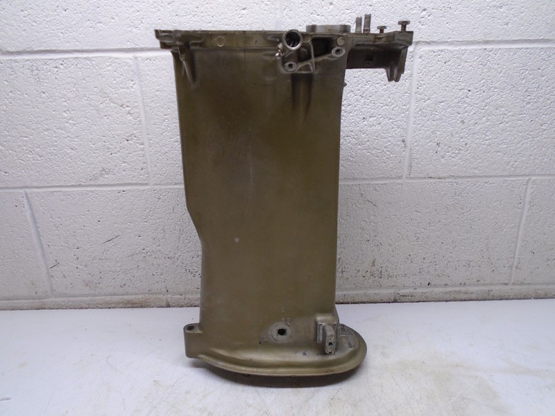 U4 Evinrude Johnson 40 HP Exhaust Housing Mid Section385941 318550